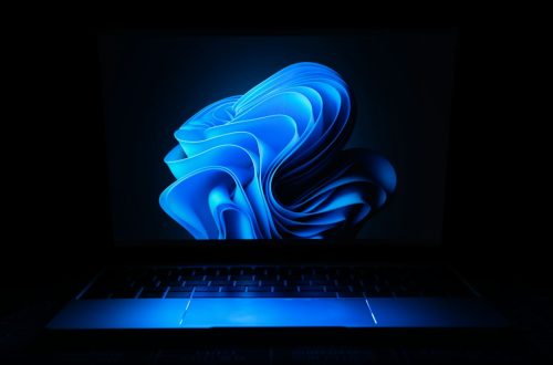 Laptop computer representing built-in Windows productivity tools